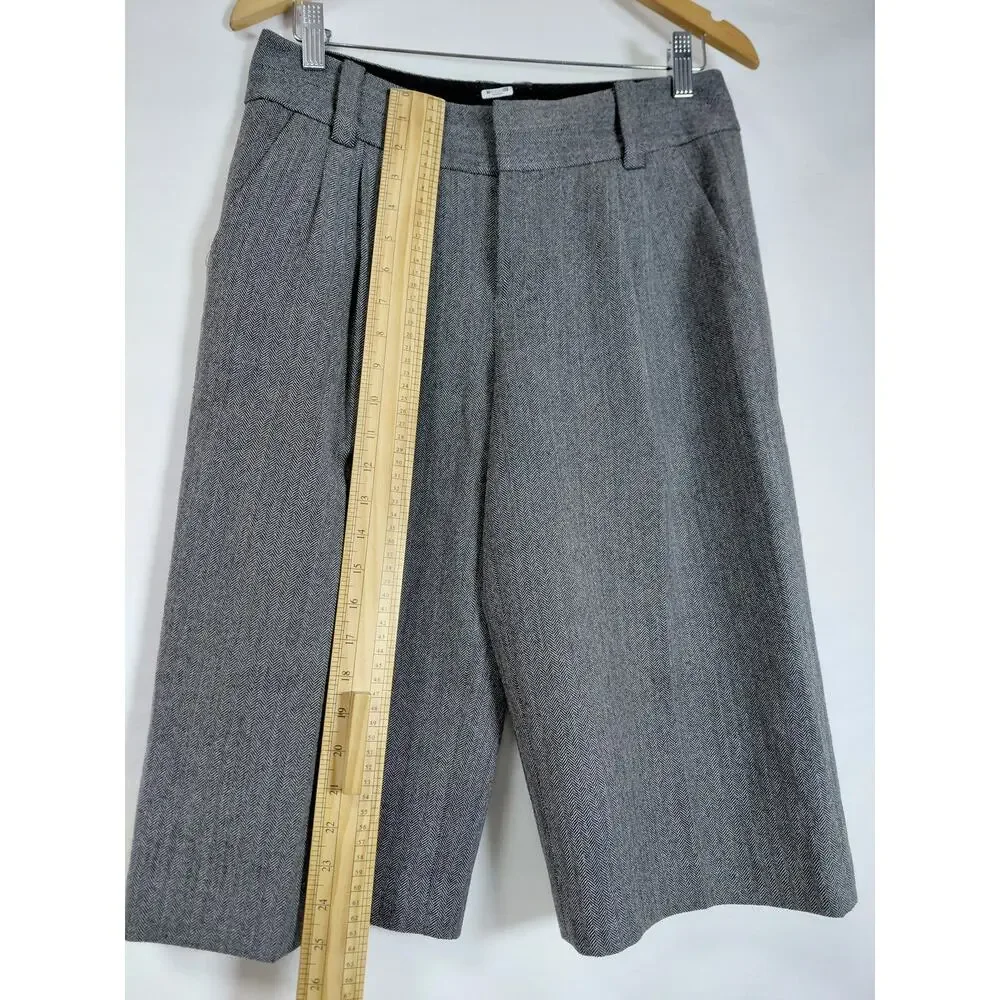 Banana Republic Martin 100% Wool Gray Pleated Bermuda Shorts Women Size 4